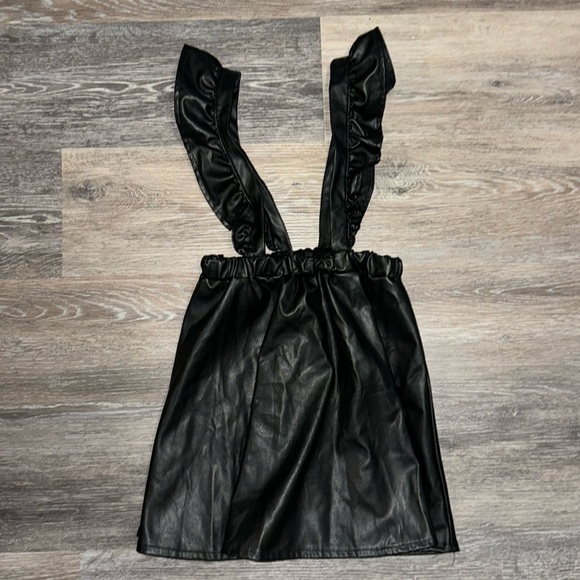 Btween Black Ruffled Pinafore Faux Leather Skirt - Size 8 - Picture 2 of 7